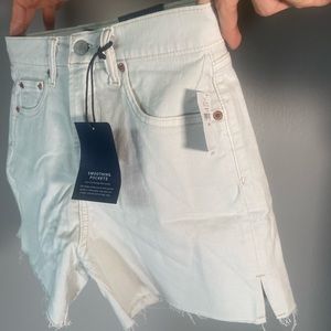 NWT Gap 4” white denim stretch short
